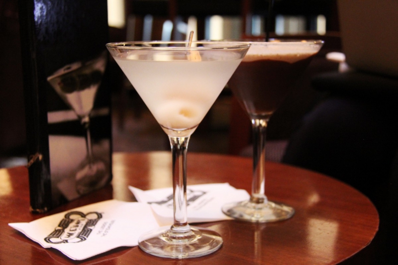 brasserie-GUILLAUMES-min_martini_bar_lychee_chocolate_alcohol_liquor_happy_hour_happy-910161